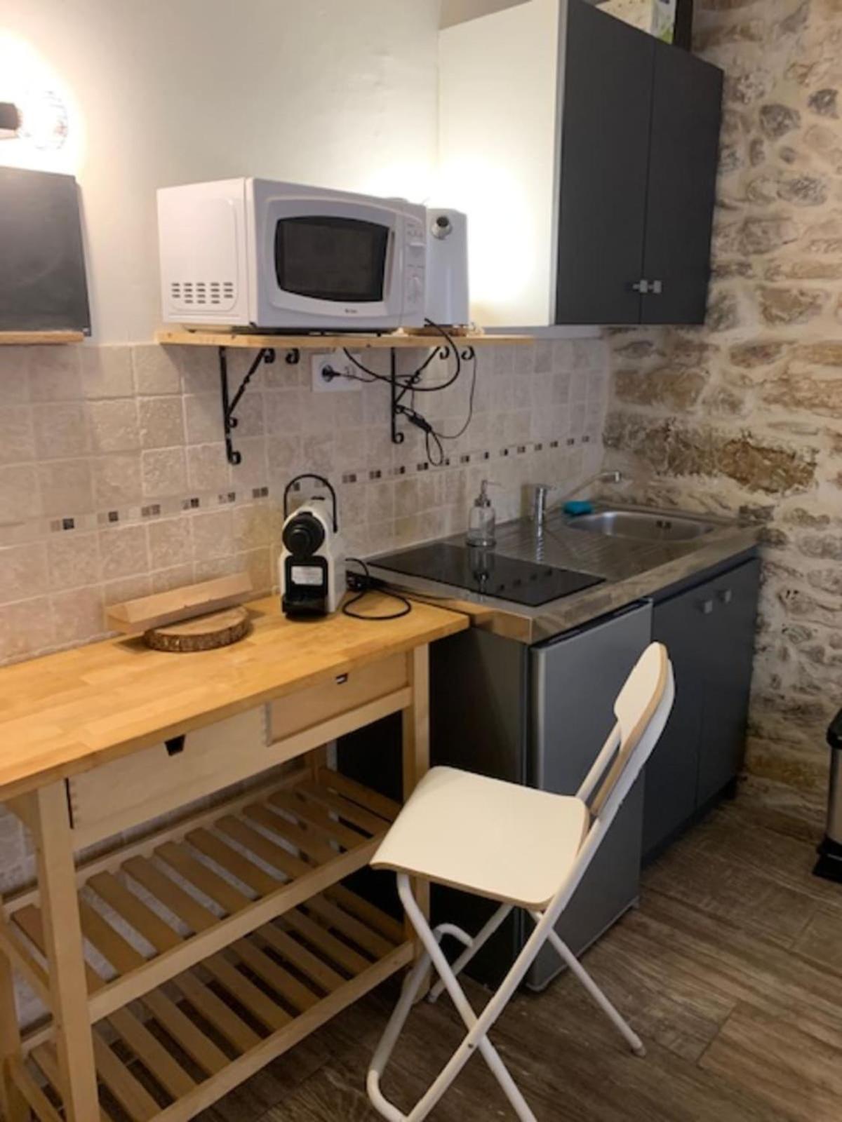 Studio With Exposed Stone Vieux Lyon Lione Esterno foto